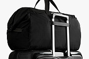Cestovní taška Bellroy 45L, černá