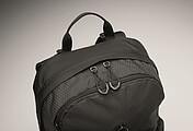Turistický batoh 18L, černá