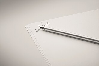 Bezinkoustové pero z hliníku, stříbrná