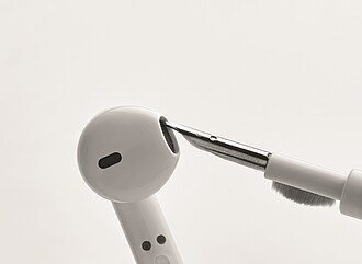 Pero s čisticí sadou, černá