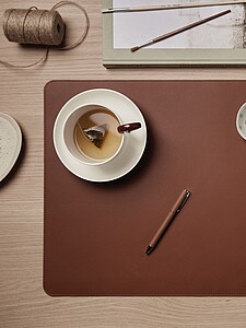 Pero z RCS recyklovaného hliníku, hnědá