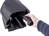 Skládací automatický deštník s bezdrátovým reproduktorem v rukojeti