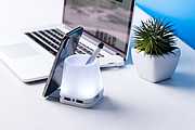 USB hub se stojánkem na pera