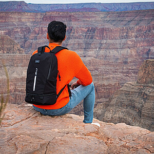 Batoh do města i na cesty Brandcharger, černá