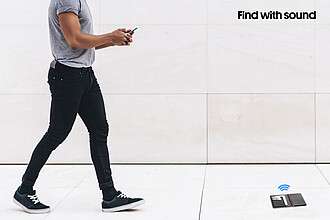 Cestovní peněženka s lokátorem z RCS polyesteru, černá