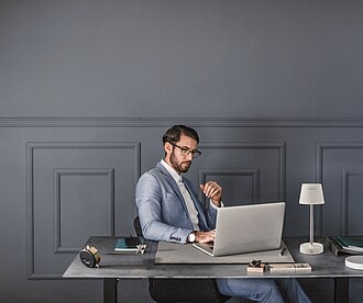 DIALUZ Dobíjecí výsuvná stolní USB lampa, bílá