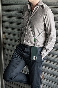 ISAMIN Šňůrka na telefon BrandCharger, gun metal