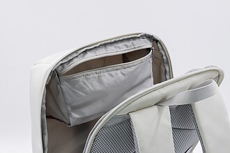 KAJAS Kompaktní batoh s reflexními detaily Brandcharger, béžová