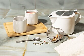 Keramická čajová sada s matným povrchem, bílá
