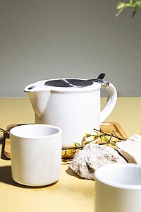 Keramická čajová sada s matným povrchem, bílá