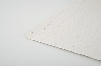 List recyklovaného papíru A5 se semínky květin