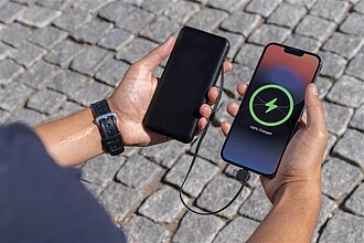 Lockhart RCS powerbanka 10 000 mAh s integrovanými kabely, černá