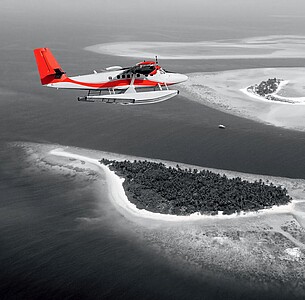 Nástěnný kalendář Black Red 2025 včetně laše