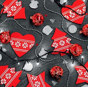 Nástěnný kalendář Black Red 2025 včetně laše