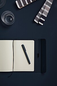 Pero z RCS recyklované nerezové oceli, námořní modrá