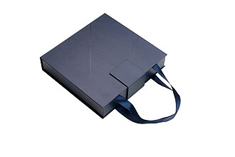 PIERRE CARDIN CHANTAL Sada linkovaného bloku a kuličkového pera v krabičce, tmavě modrá