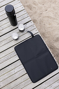 Podsedák VINGA, černá