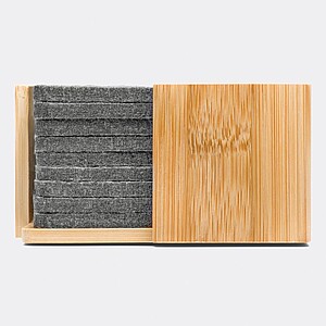 Sada 10 podtácků z RPET plsti v bambusovém stojánku