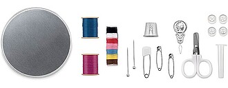 SATIRO Malé šitíčko v plechové krabičce