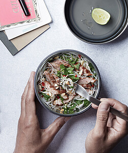 Skleněná miska na jídlo 750ml, stříbrná