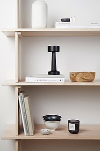 Stolní lampa z RCS recyklovaného ABS, černá