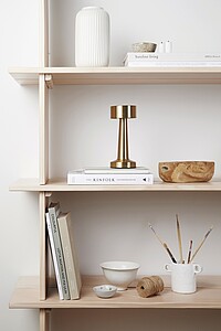 Stolní lampa z RCS recyklovaného ABS, zlatá