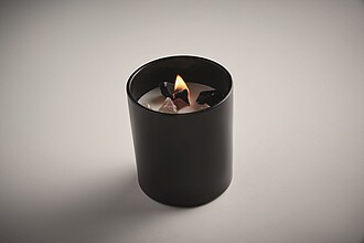 Svíčka z rostlinného vosku, černá