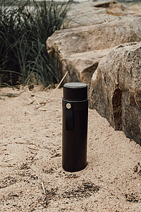 Termoska VINGA s dvojitou stěnou 750 ML, černá