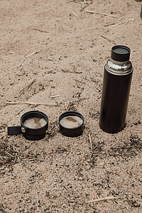 Termoska VINGA s dvojitou stěnou 750 ML, černá