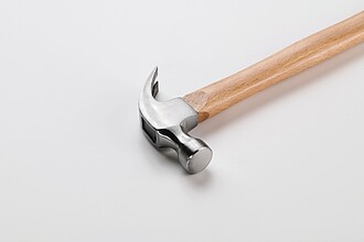 Tesařské kladivo, světle hnědá