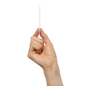 Ultratenká karta s nabíjecím lokátorem z RCS plastu, bílá - reklamní předměty