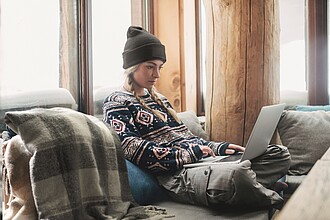 Unisex čepice z RPET, černá