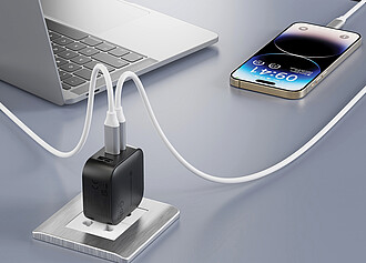 Urban Vitamin nabíječka GAN z RCS recyklovaného plastu 70W, černá