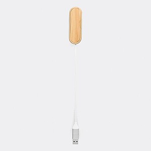 USB hub s bambusovým povrchem