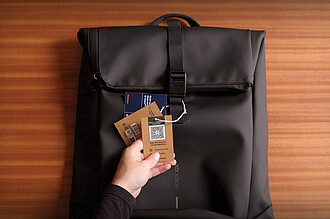 Voděodolný batoh s klopou, černá